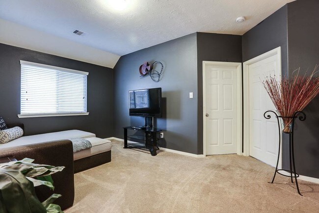 Building Photo - 13003 Iris Garden Ln