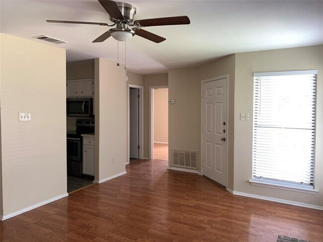 Building Photo - 10616 Mellow Meadow Dr