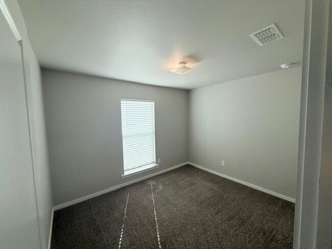 Building Photo - Townhouse in Upland Heights!
