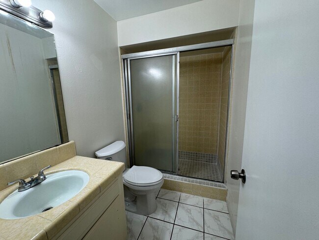 Building Photo - 4400 Tierra Verde St