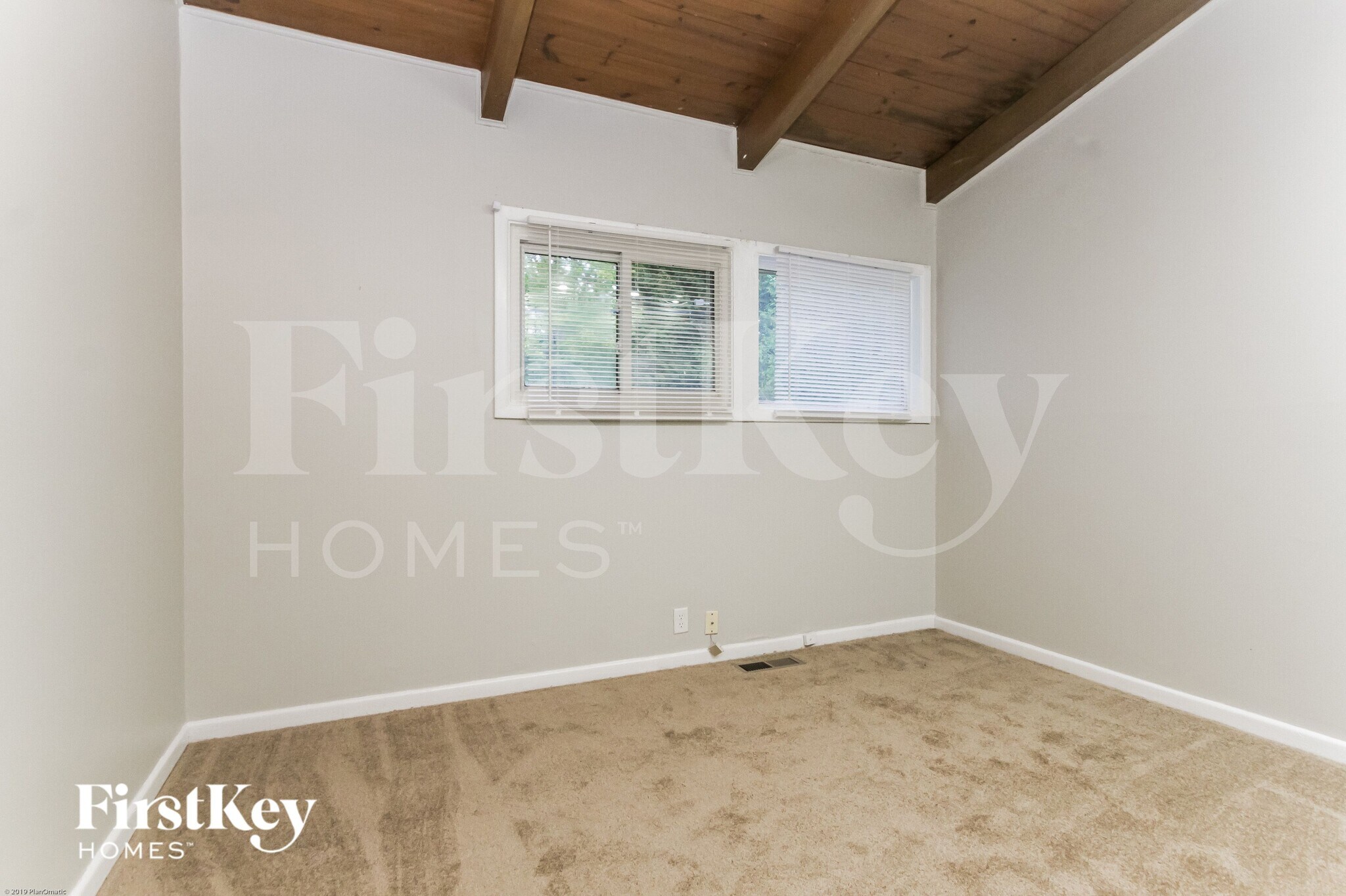 Building Photo - 4913 Victoria Rd