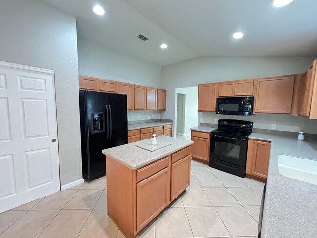 Building Photo - You’ve Found IT! Your Next Home! 4 Bedroom, 2 Bathroom in Ocala — $500 Off a Month’s Rent!!!