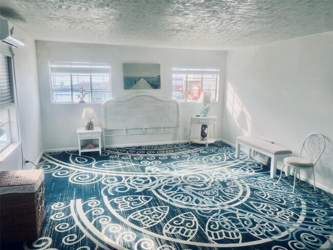 Building Photo - 6004 Avenue T