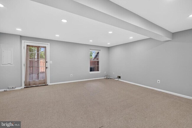Building Photo - 7014 Gatton Square