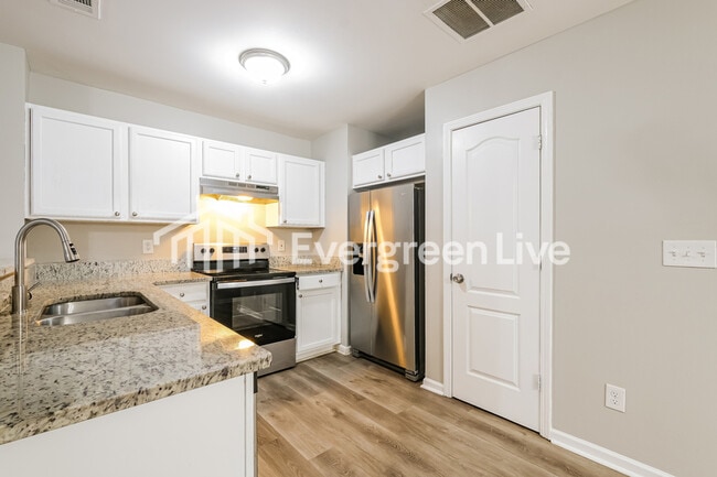 Building Photo - 6499 Snow Bird Ln