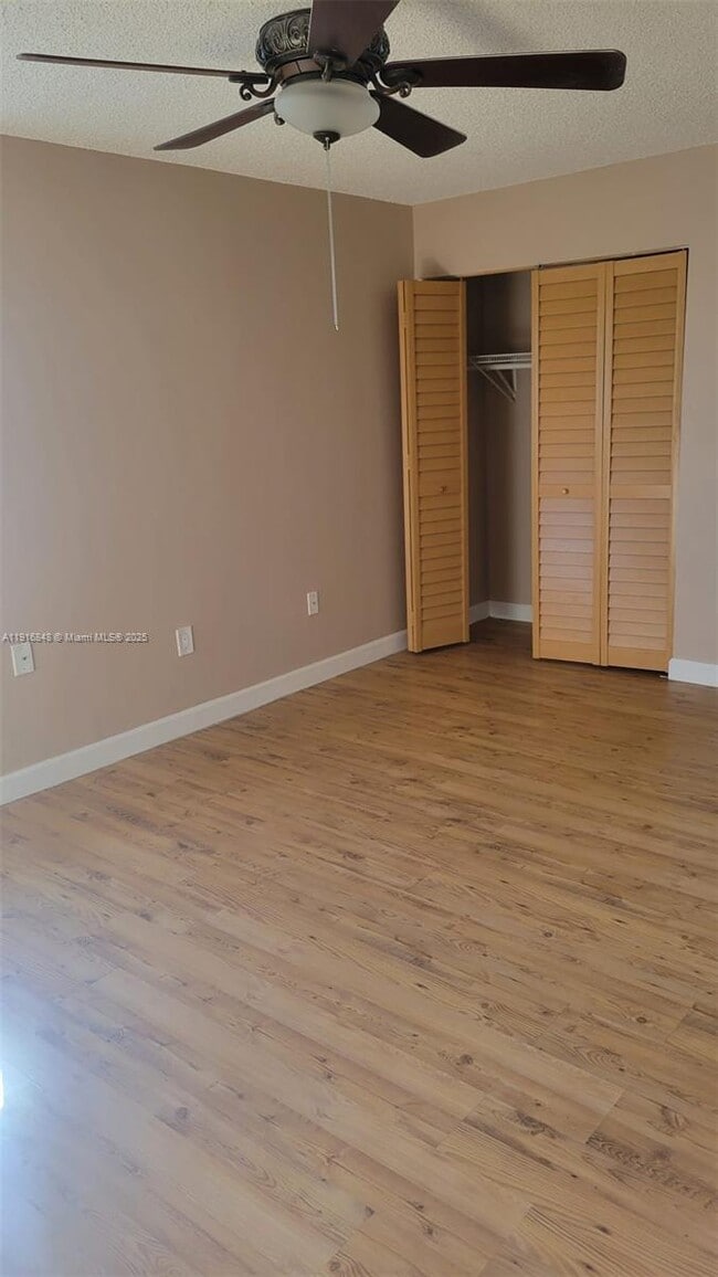 Building Photo - 914 NW 106th Ave Cir