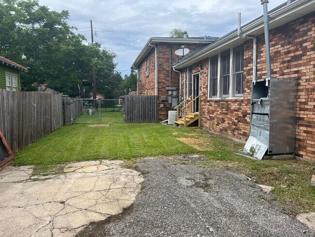 personal yard - 2455 Wisteria St