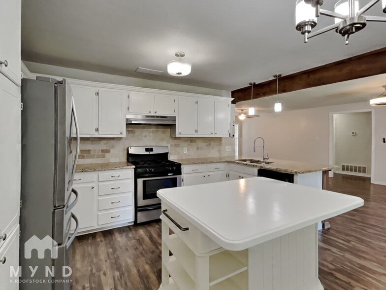 Building Photo - 612 S Rough Creek Ct