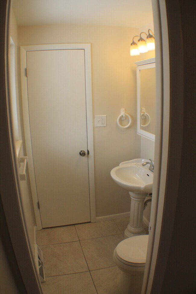 Building Photo - 6482 Zephyr St