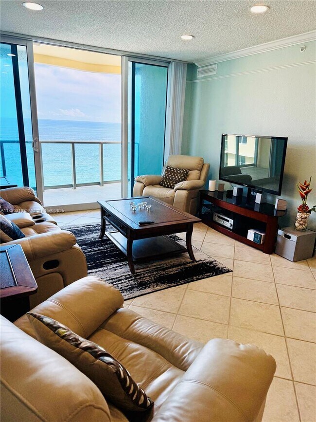 Building Photo - 2501 S Ocean Dr