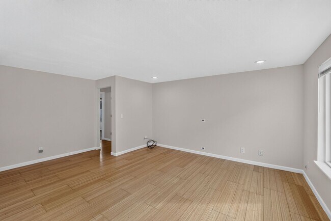 Building Photo - Charming Single-Level Home with Fresh Updates & Pet-Friendly Yard!