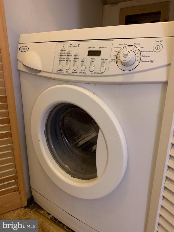 Building Photo - 1203 Locust St