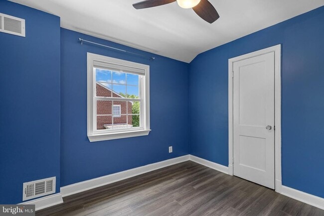 Building Photo - 2613 S Troy St