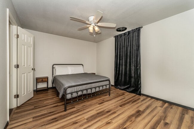 Building Photo - Fully Furnished Rental