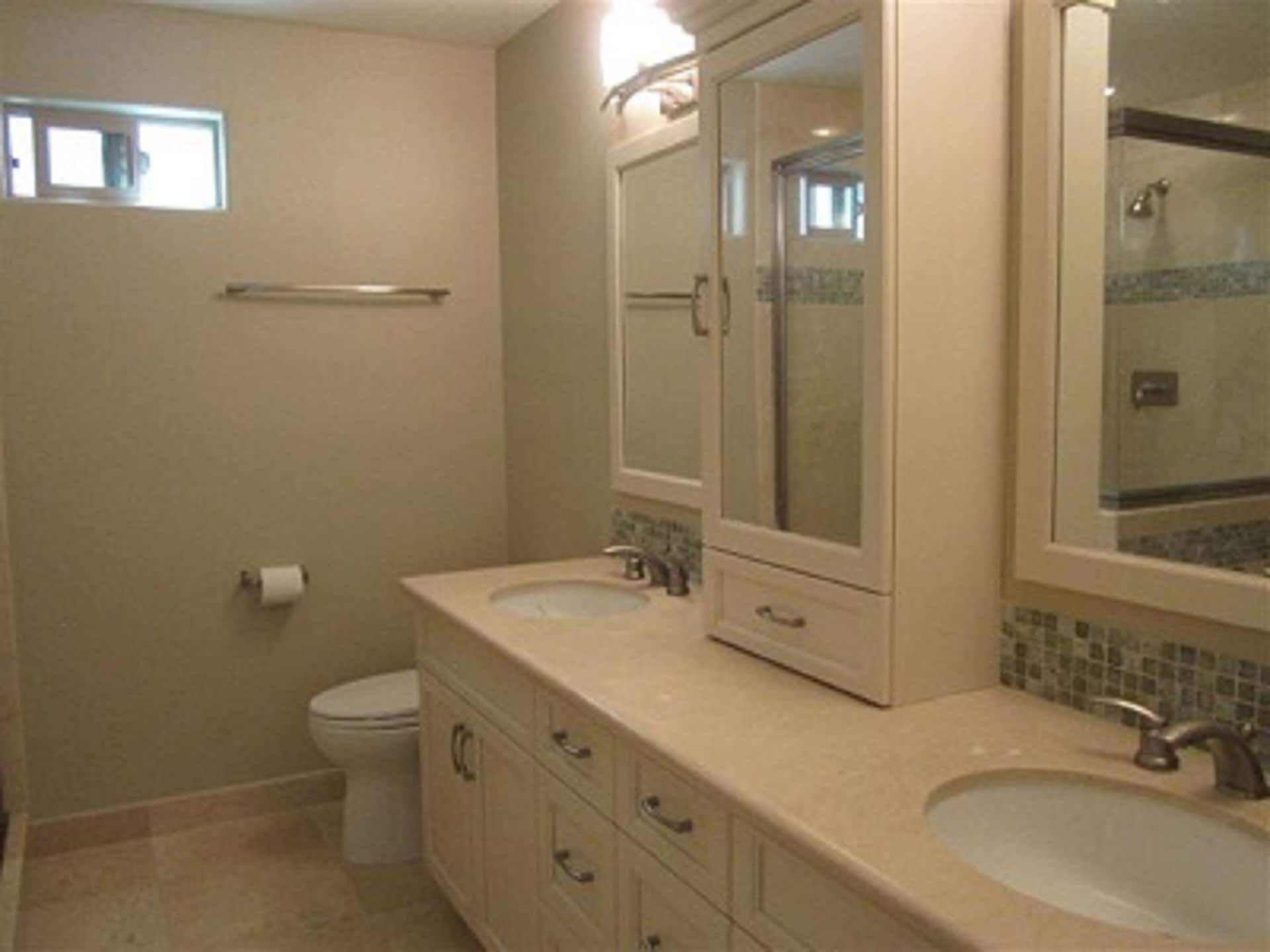 Building Photo - 4008 Ocean Dr