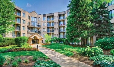 Building Photo - Elm Creek