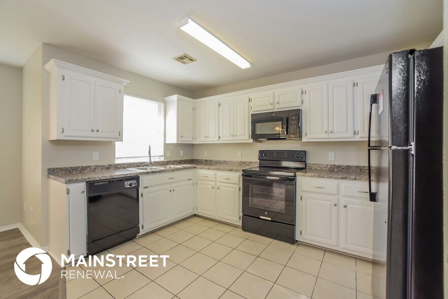 Building Photo - 5504 SE 81st St