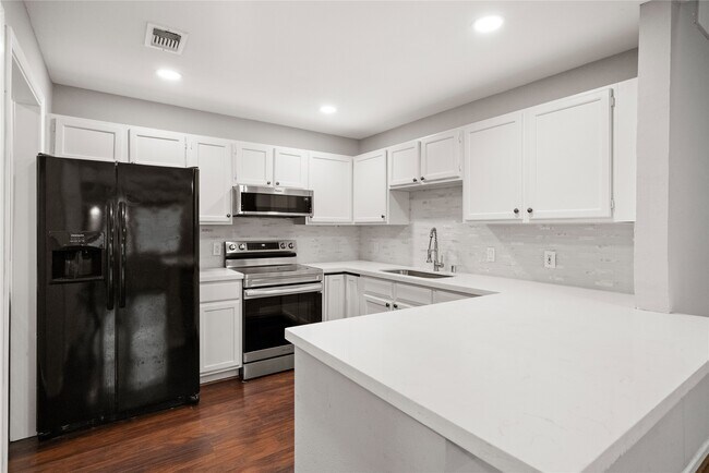 Building Photo - 54 Sawmill Grove Ln