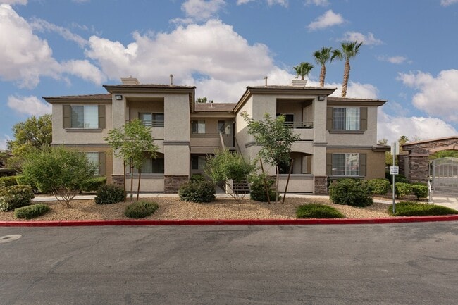 Building Photo - First floor unit in gated Summerlin community