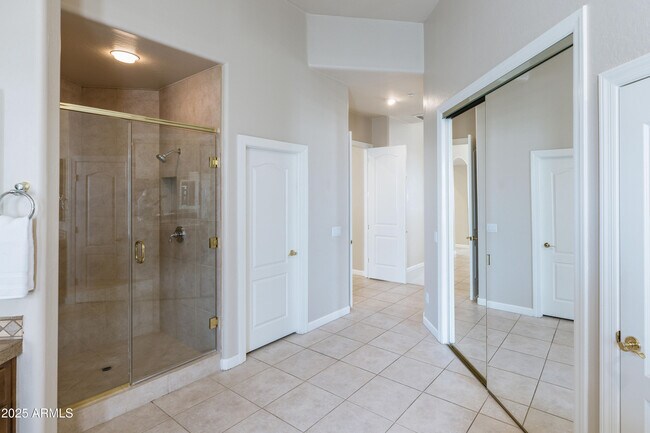 Building Photo - 7369 E Del Acero Dr