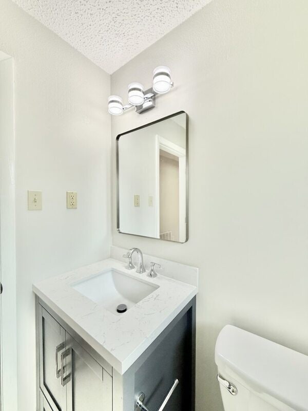 Building Photo - 1221 Jewel Ave