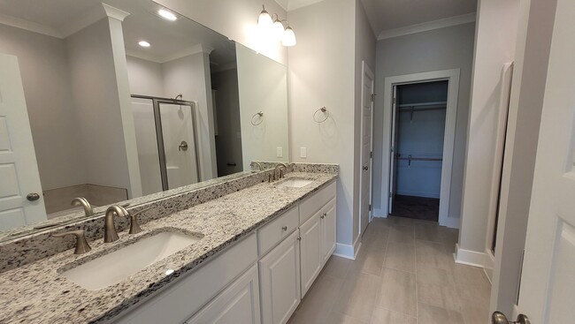 Building Photo - Brand New in Zachary!