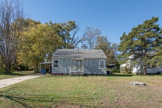 Building Photo - 2-Bed 1- Bath