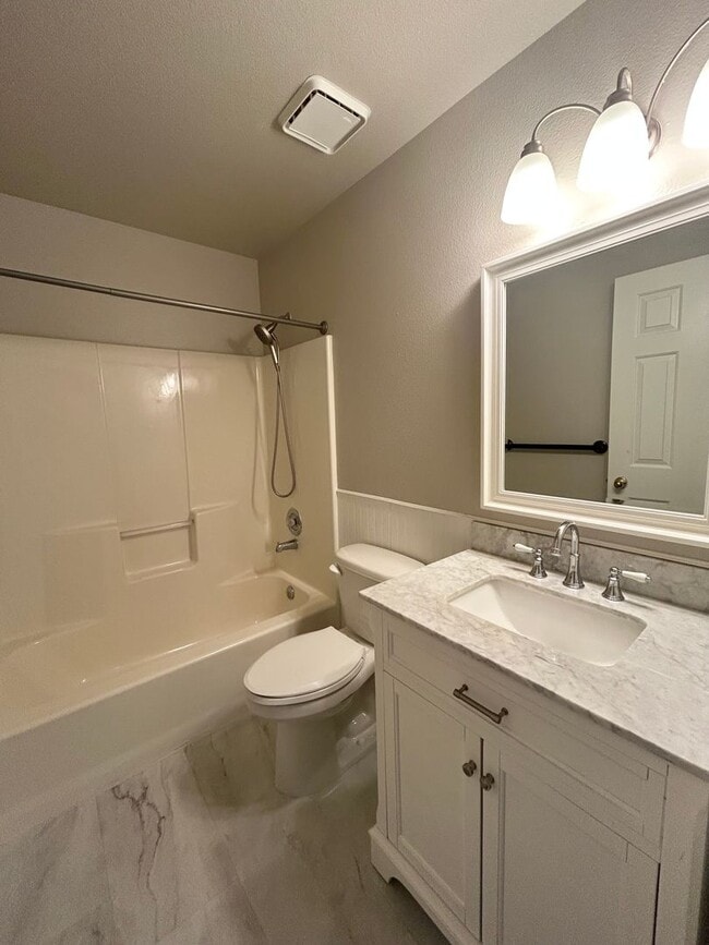 Building Photo - Beautiful Single-Level Home with a Private Backyard Retreat!