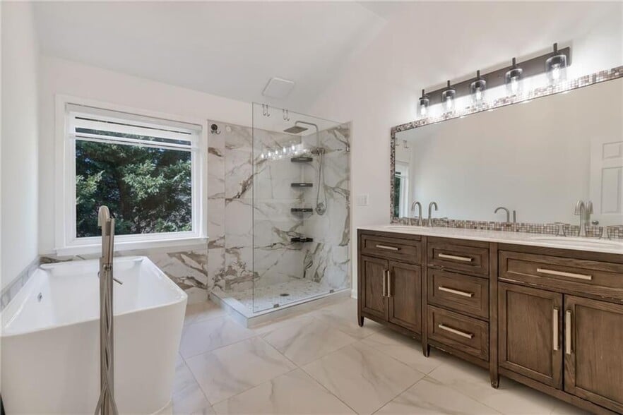 Building Photo - 1649 Emory Pl Dr NE