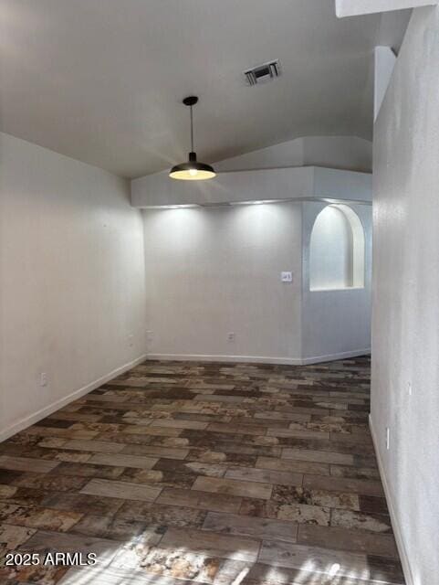 Building Photo - 814 E 13th St