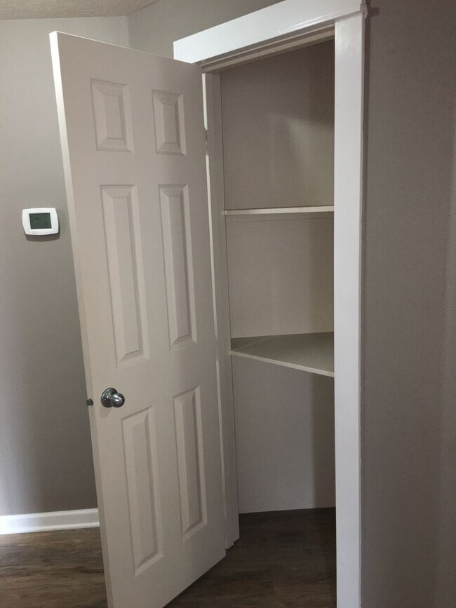 Building Photo - Spacious home in desirable neighborhood in Creswell, OR.