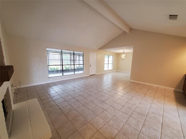 Building Photo - 1205 Doonesbury Dr