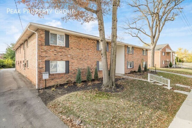 Building Photo - 639 Riverview Dr