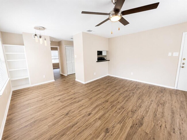Building Photo - 10507 Mellow Ln