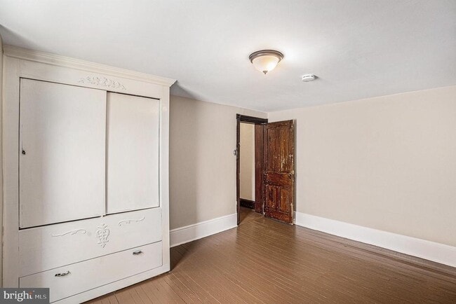 Building Photo - 363 Spring Mill Ave