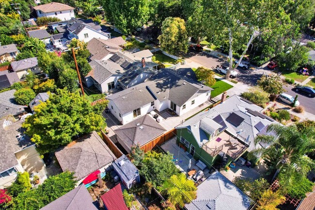 Building Photo - 1835 Ellen Ave