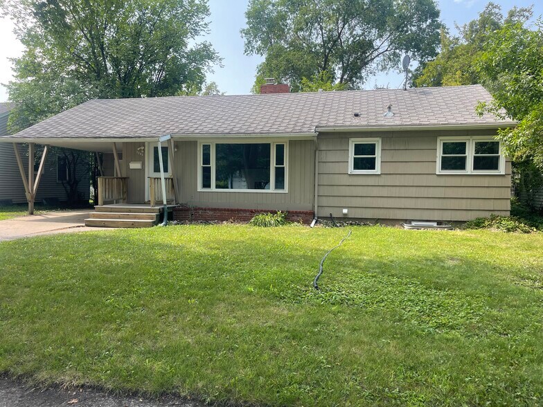 Front of home - 1305 5th St S