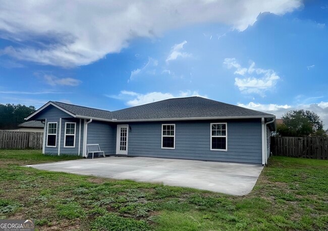 Building Photo - 435 Creekside Dr