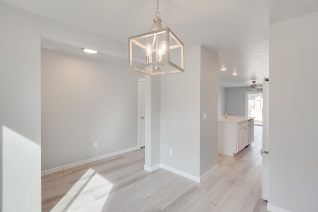 Building Photo - At Last, This Is What You’ve Been Searching For.