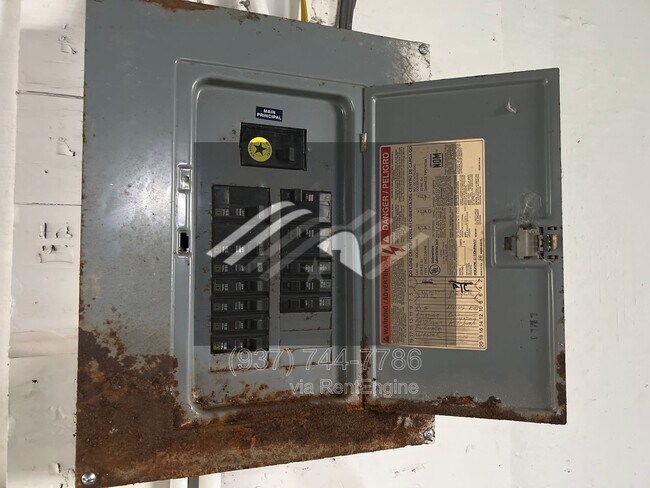 Building Photo - 26 W Beechwood Ave