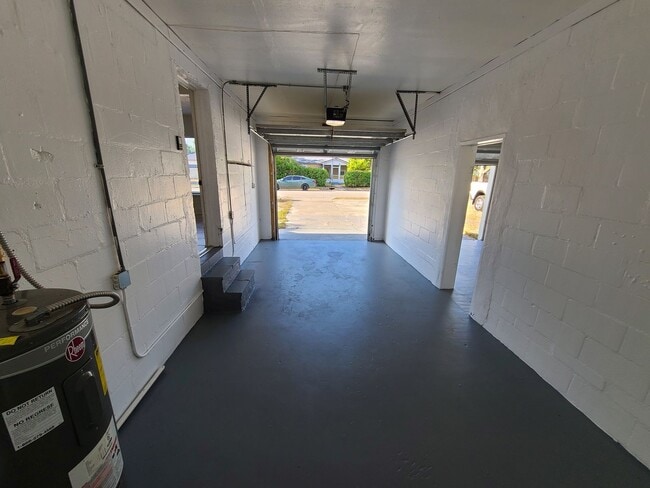 Building Photo - Stunning Corner-Lot Rental: 4BR/2BA with Courtyard