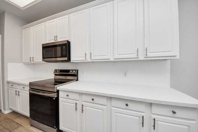 Building Photo - 16850 Brooktondale Ct