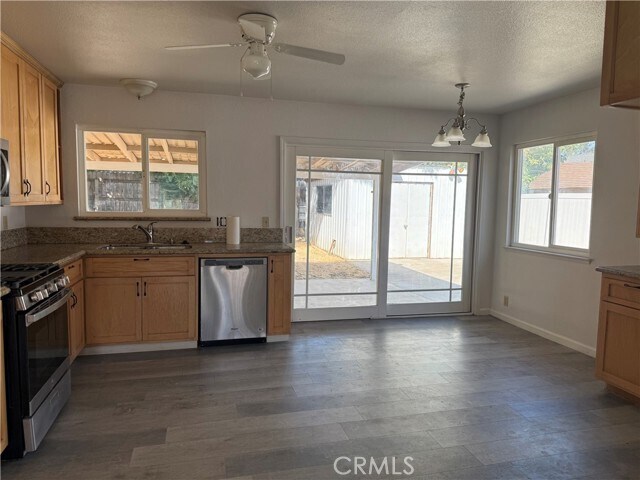 Building Photo - 879 Baywood Way