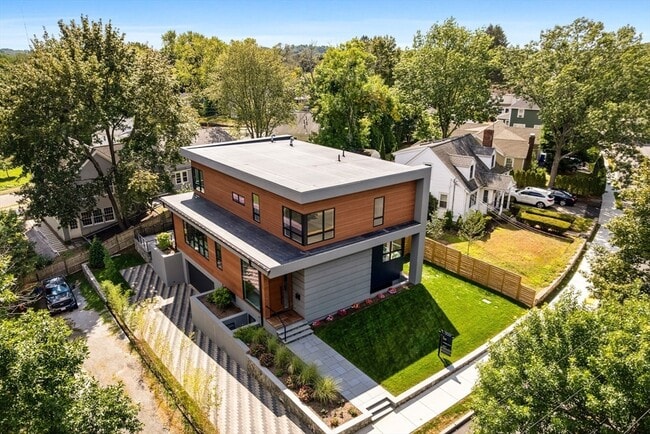 Building Photo - 90 Auburndale Ave