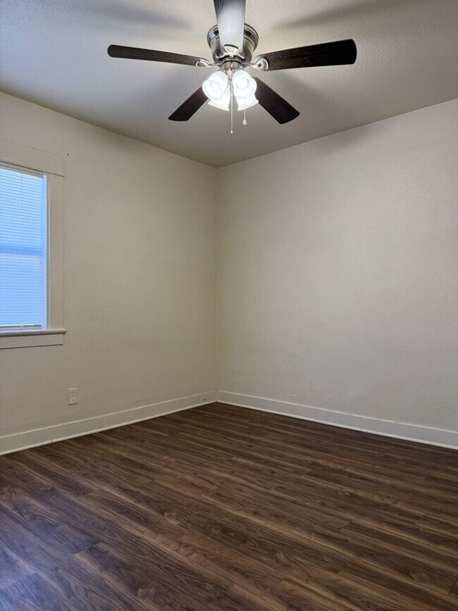 Building Photo - 45w26th