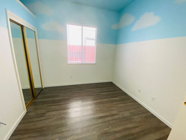 Building Photo - 8552 Charente Way