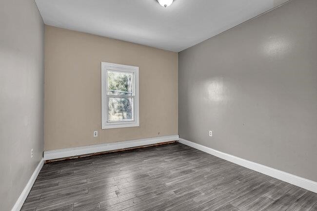 Building Photo - 165 Winfield Ave