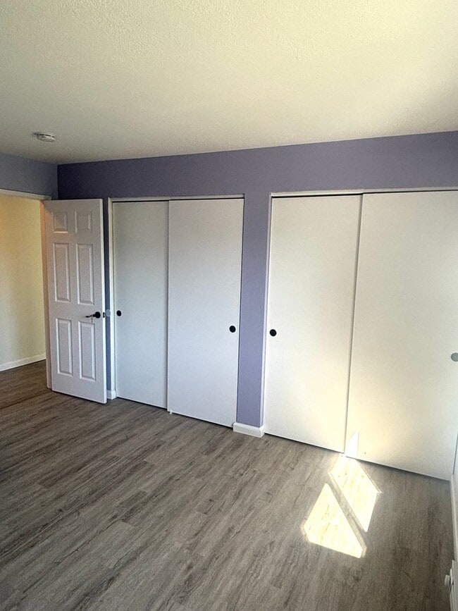 Building Photo - Redwood City Apartments Unit 5