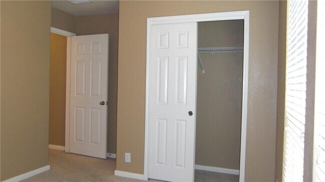Building Photo - 208 Teron Dr
