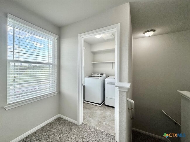 Building Photo - 308 Craters of the Moon Blvd